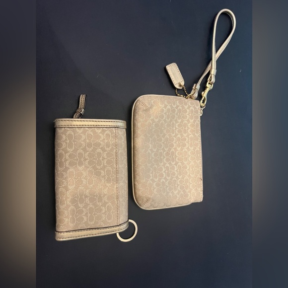 Coach wallet set women like new one has a tiny stain inside see pictures - Picture 3 of 17